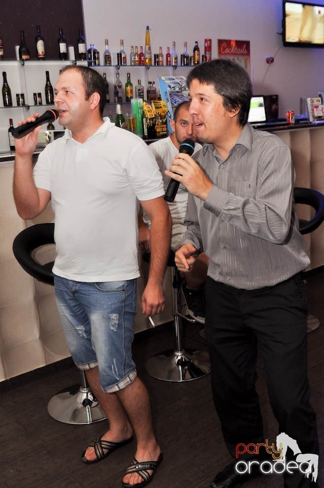 Karaoke Party în Blondy's Art Café,
