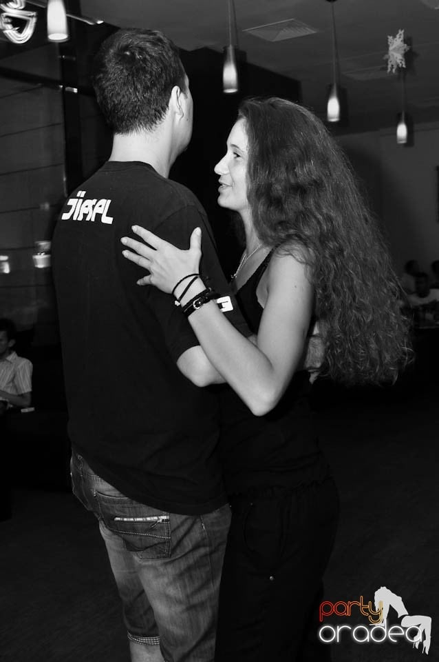 Karaoke Party în Blondy's Art Café,