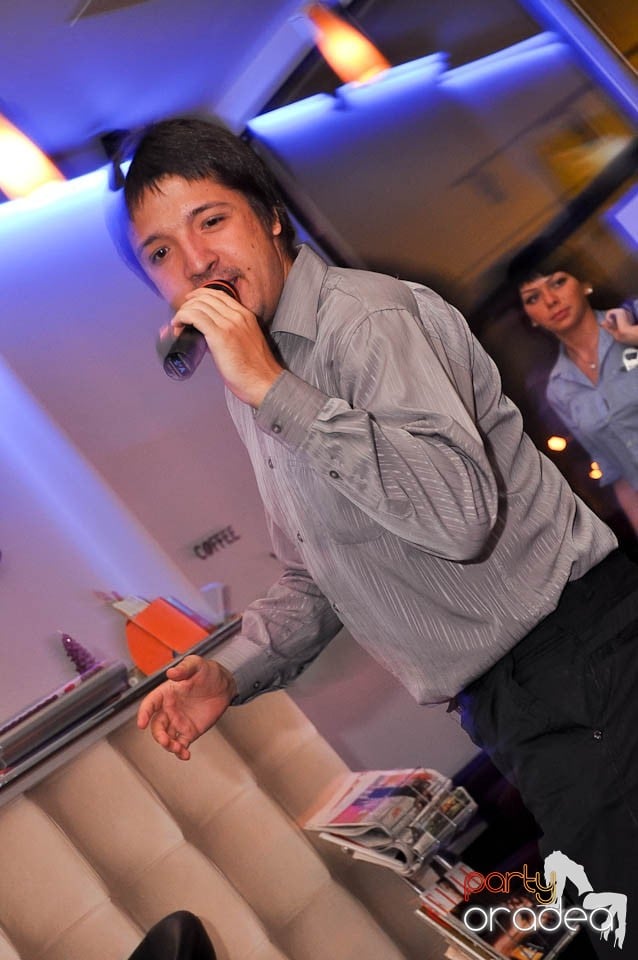 Karaoke Party în Blondy's Art Café,