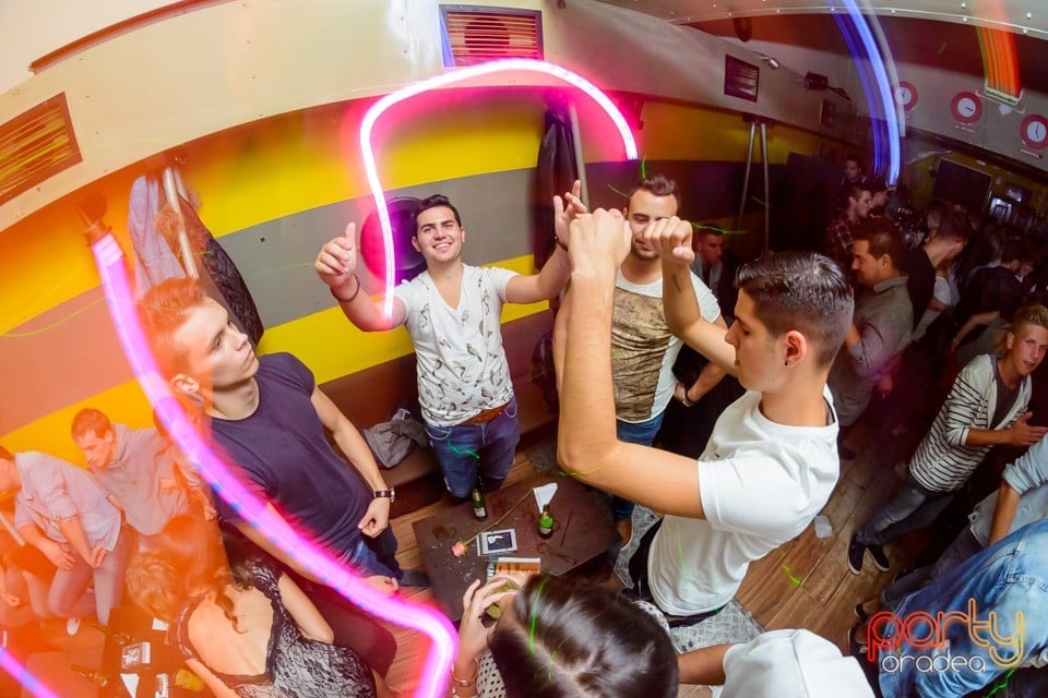 Kiss Kiss In The Mix, 