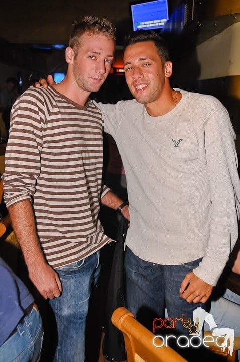 La adâncime în club Yellow, 