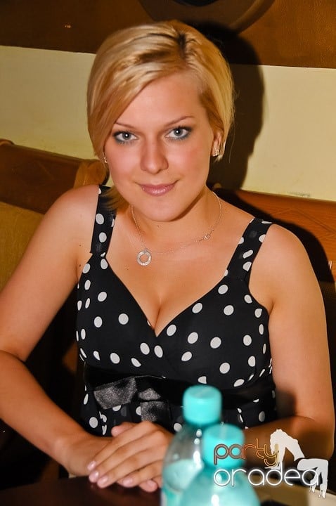 La adâncime în club Yellow, 