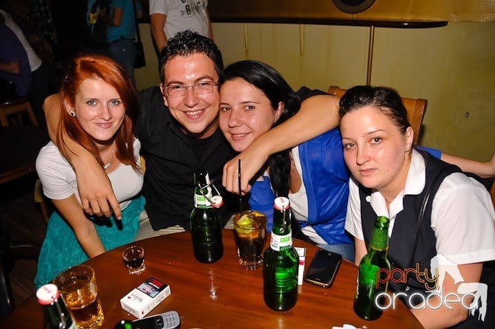 La adâncime în club Yellow, 