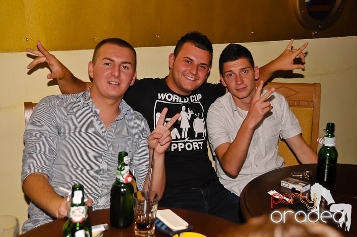 La adâncime în club Yellow, 