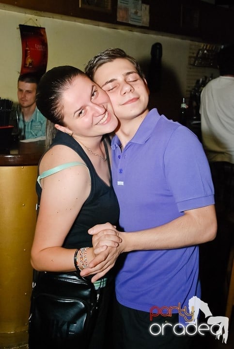 La adâncime în club Yellow, 