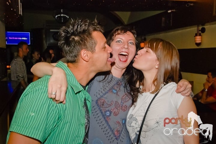 La adâncime în club Yellow, 