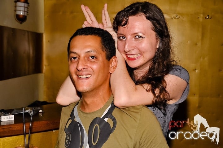 La adâncime în club Yellow, 