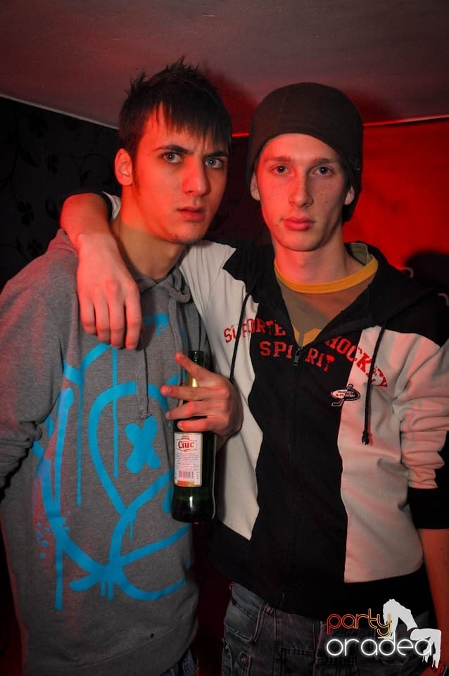 Ladies Jeans Night în Atti's, 