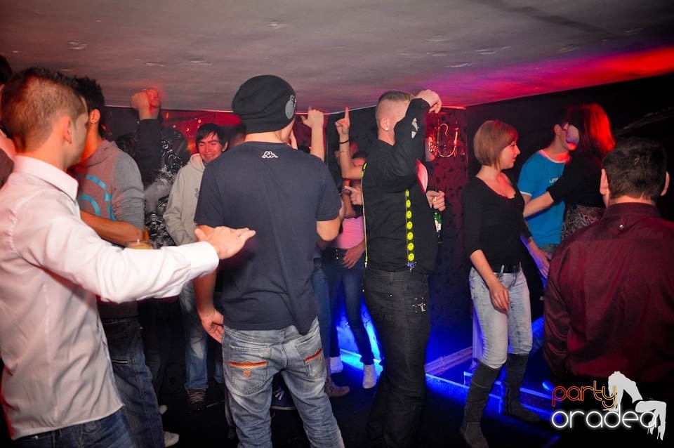 Ladies Jeans Night în Atti's, 