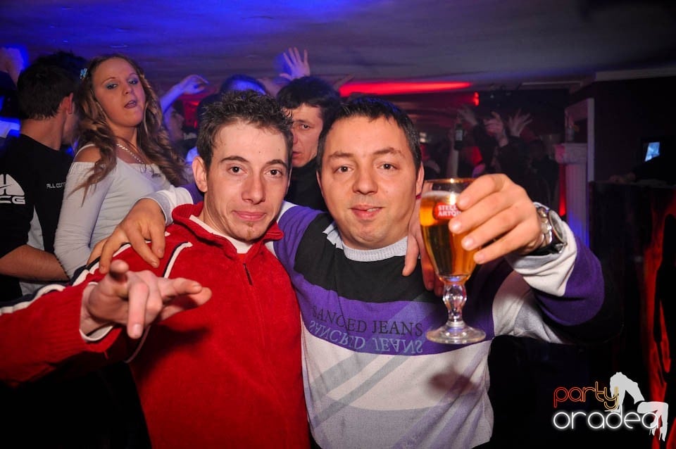 Ladies Jeans Night în Atti's, 