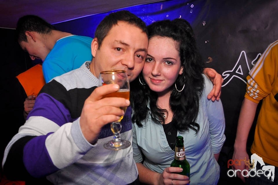 Ladies Jeans Night în Atti's, 