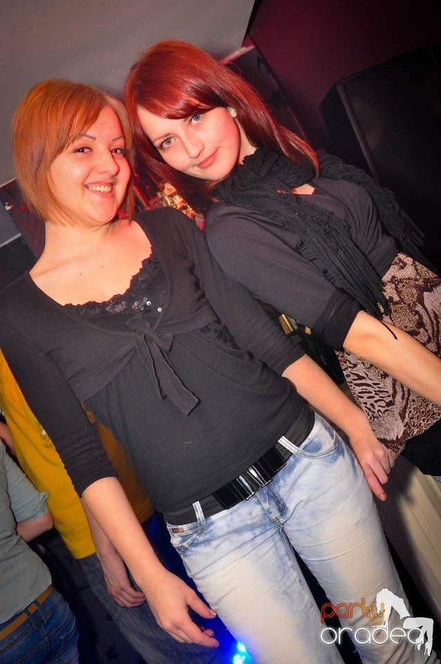 Ladies Jeans Night în Atti's, 