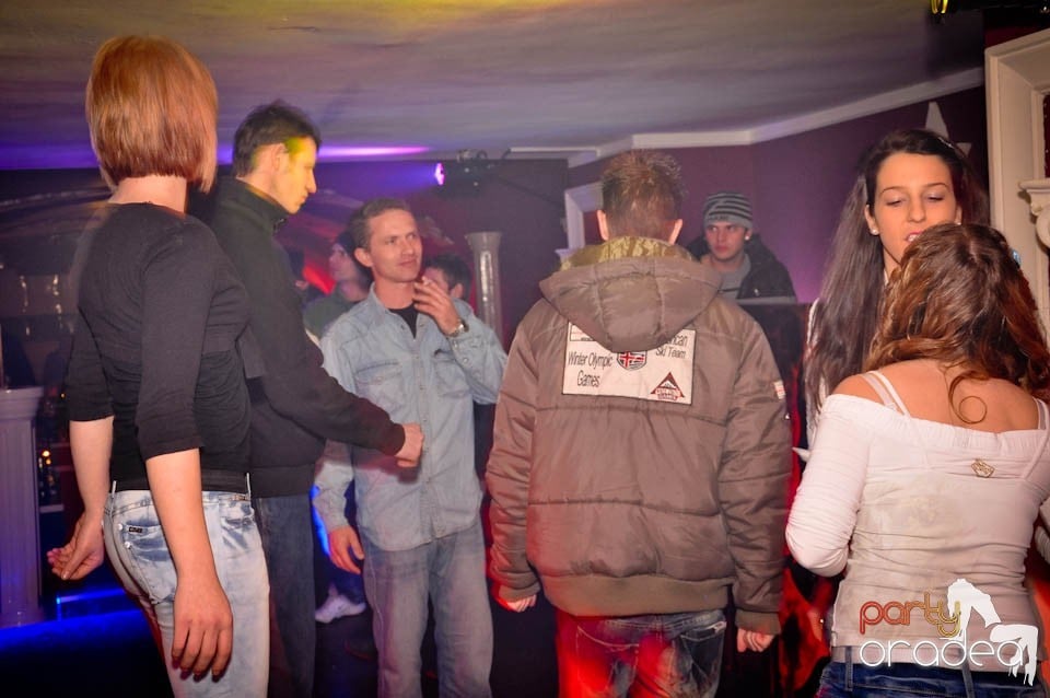 Ladies Jeans Night în Atti's, 