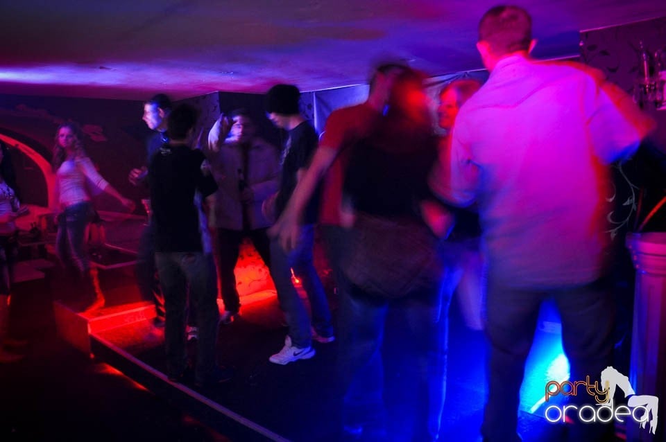 Ladies Jeans Night în Atti's, 