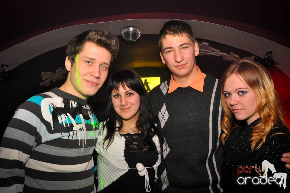 Ladies Jeans Night în Atti's, 