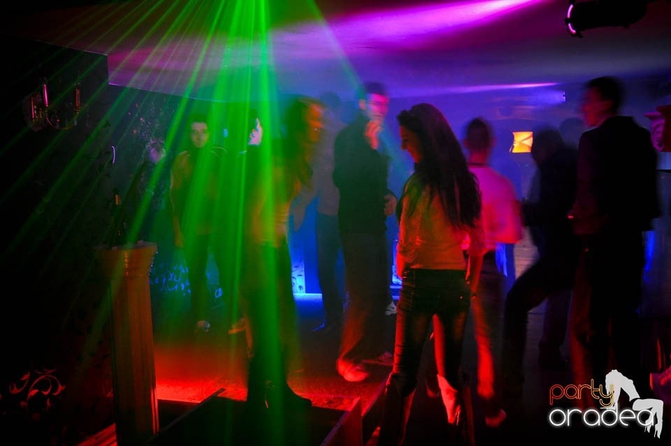 Ladies Jeans Night în Atti's, 