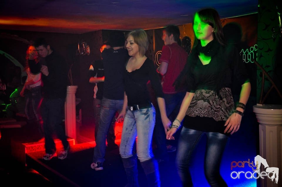 Ladies Jeans Night în Atti's, 