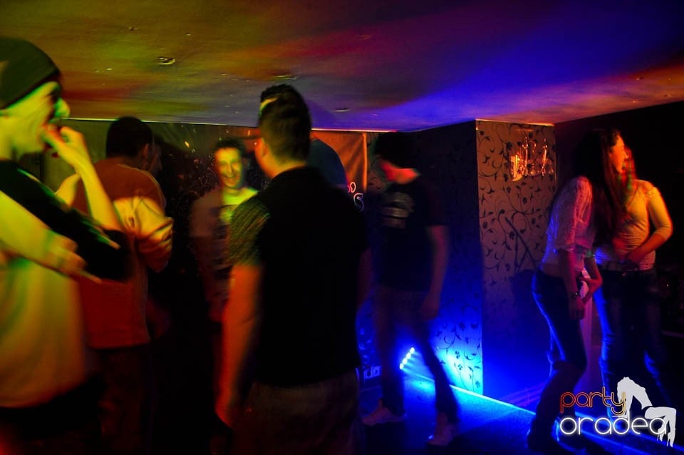 Ladies Jeans Night în Atti's, 