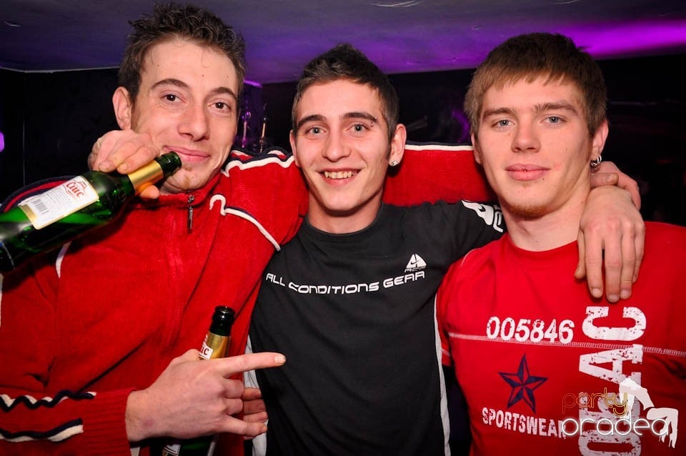 Ladies Jeans Night în Atti's, 