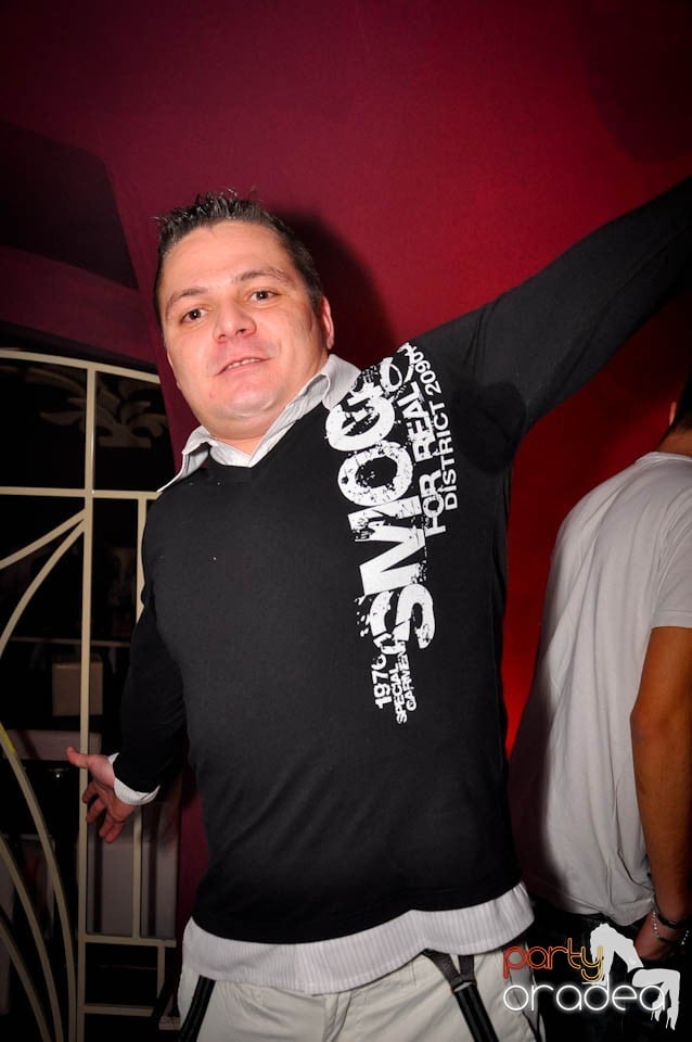 Ladies Jeans Night în Atti's, 