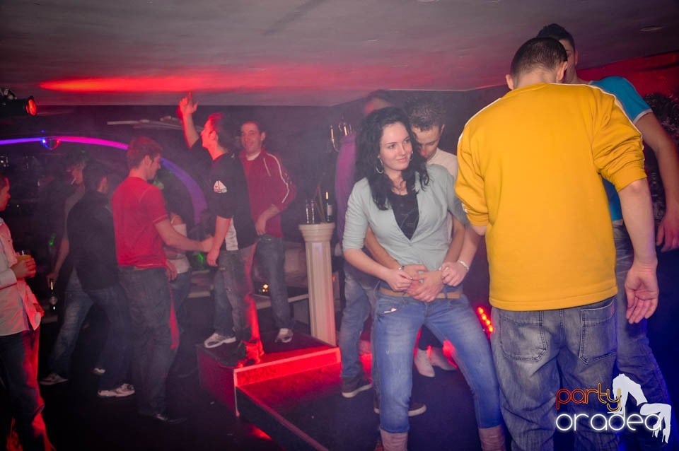 Ladies Jeans Night în Atti's, 