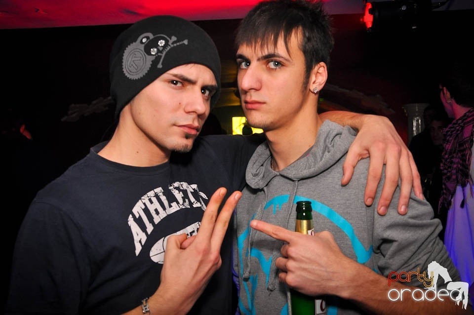 Ladies Jeans Night în Atti's, 