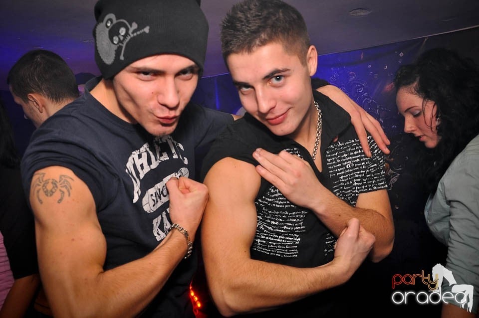 Ladies Jeans Night în Atti's, 