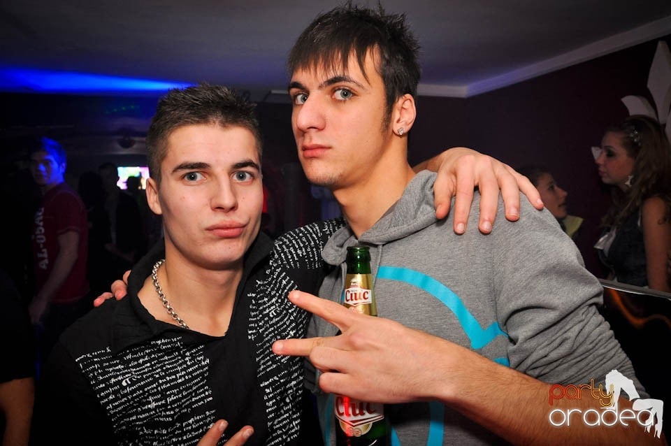 Ladies Jeans Night în Atti's, 