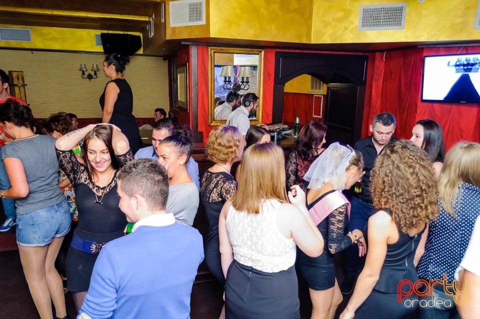 Ladies Night Out, Downtown Paparazzi