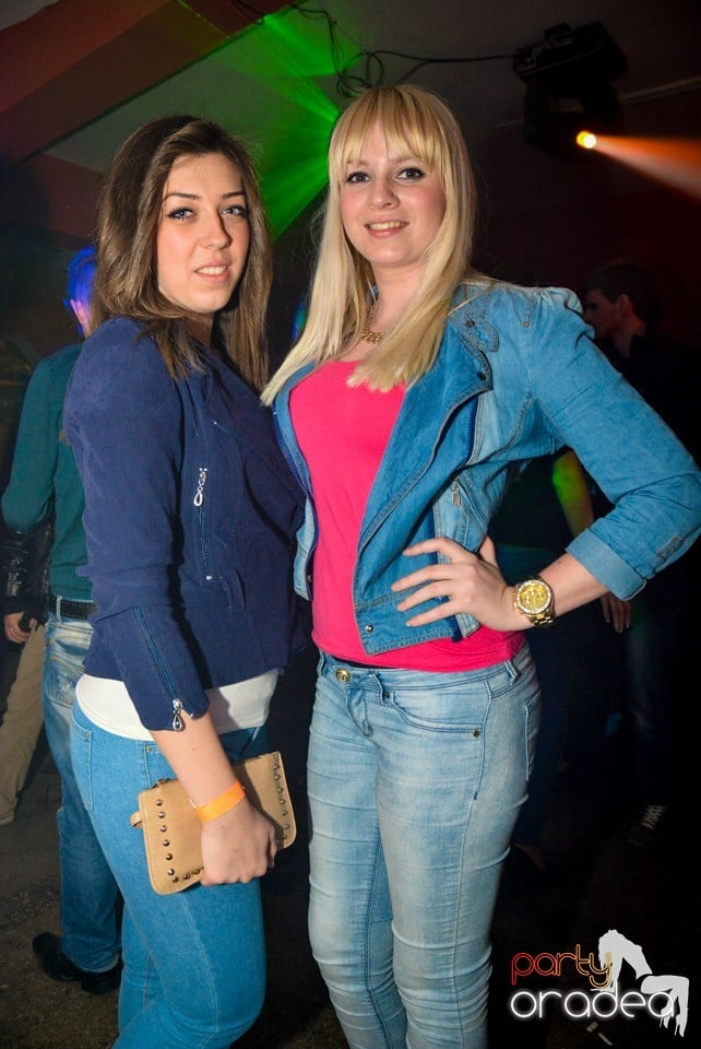 Ladies Saturday Night Fever, Royal Party House