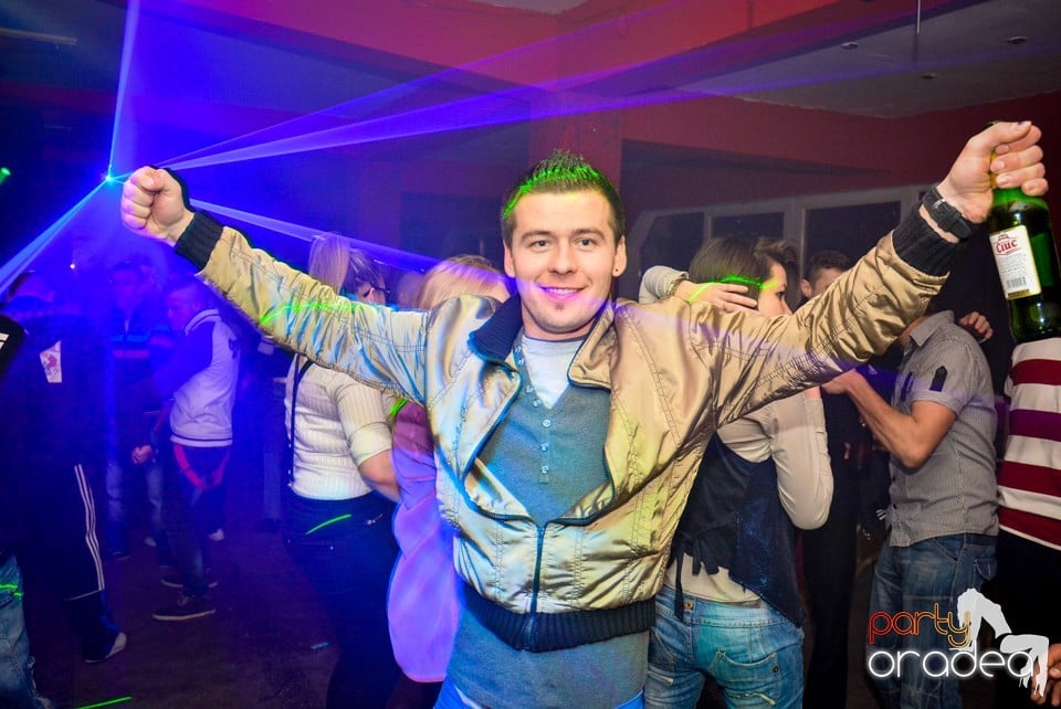Ladies Saturday Night Fever, Royal Party House