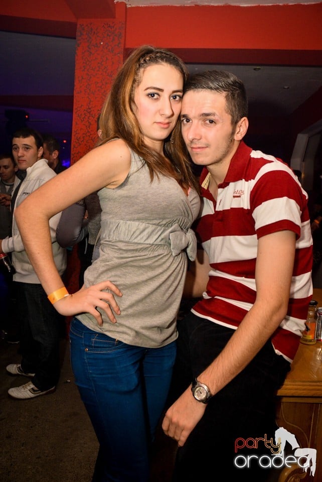 Ladies Saturday Night Fever, Royal Party House