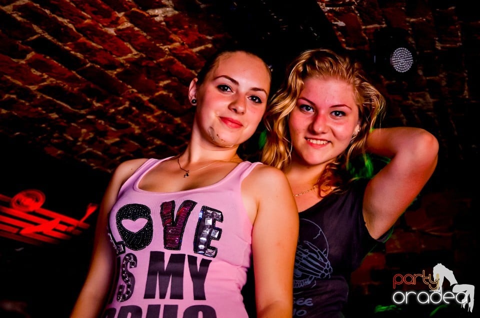 Lakodalmas-mulatos party, 