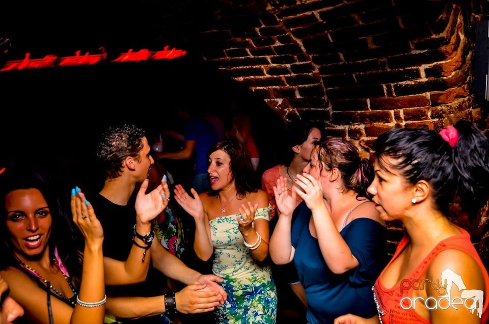 Lakodalmas-mulatos party, 