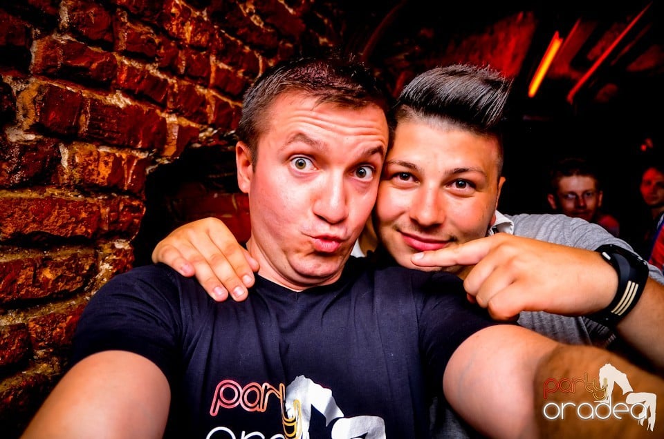 Lakodalmas-mulatos party, 