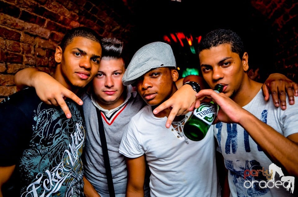 Lakodalmas-mulatos party, 