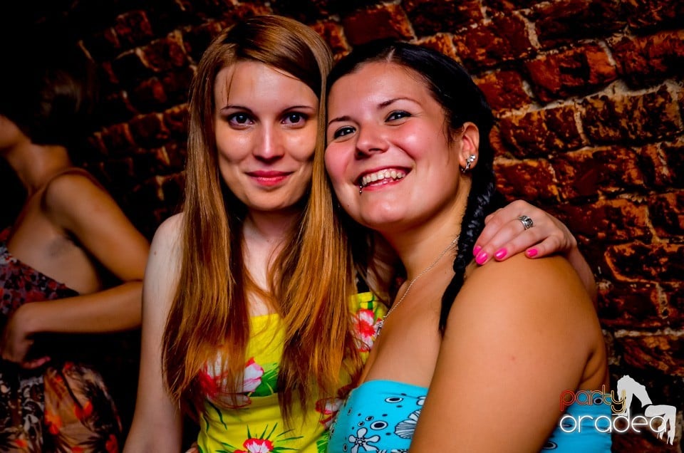 Lakodalmas-mulatos party, 