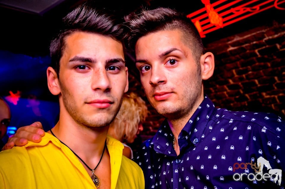 Lakodalmas-mulatos party, 