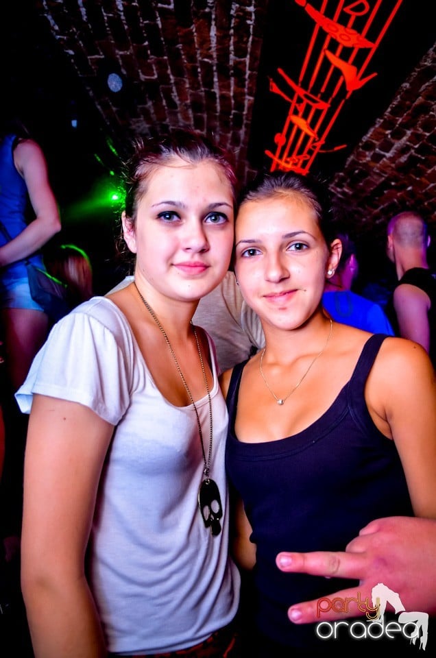 Lakodalmas-mulatos party, 