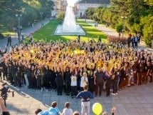 ‎Aleg să zâmbesc! - cel mai mare Smiley uman din România