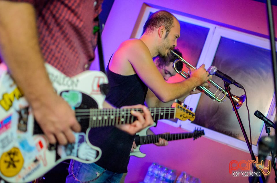 Lansare de album Luna Amară,