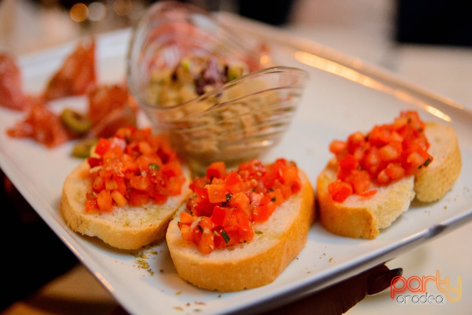 Lansare de meniu, Vine Summer Garden & Grill