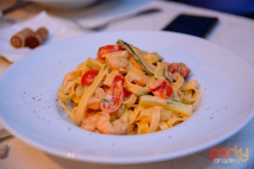 Lansare de meniu, Vine Summer Garden & Grill
