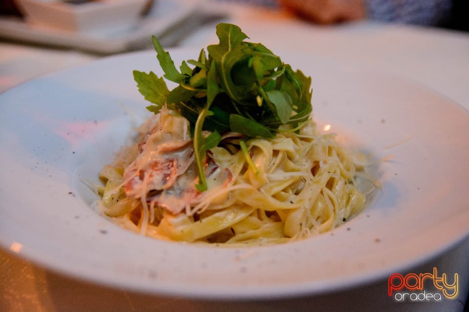 Lansare de meniu, Vine Summer Garden & Grill