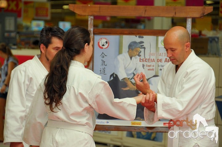 Lecţie de Aikido în Era Park, Era Shopping Park