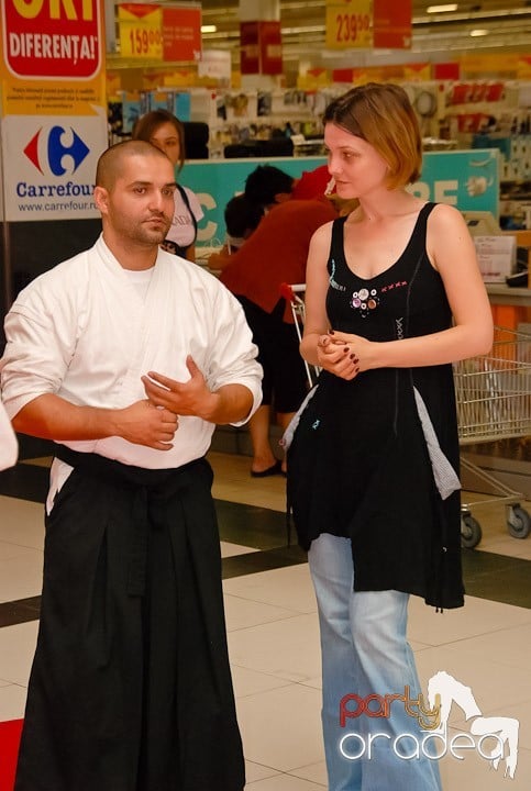 Lecţie de Aikido în Era Shopping Park, Era Shopping Park