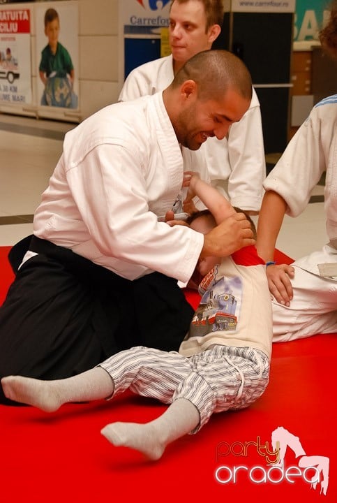 Lecţie de Aikido în Era Shopping Park, Era Shopping Park