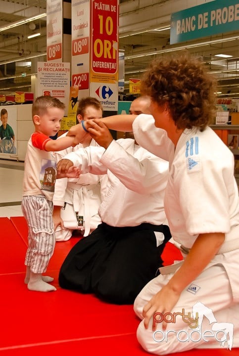 Lecţie de Aikido în Era Shopping Park, Era Shopping Park