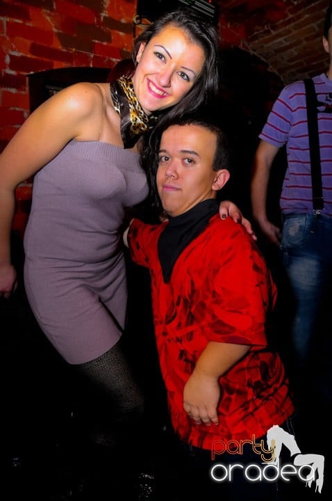 Let's party in Escape!, 