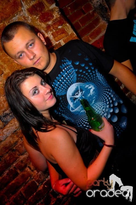 Let's party in Escape!, 